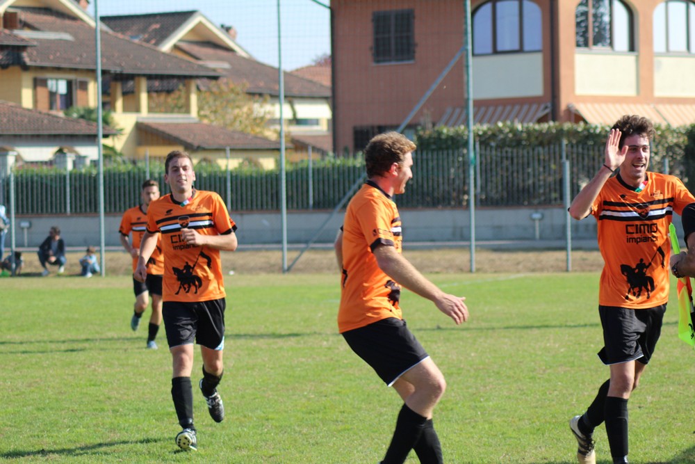 esultanza dopo il gol di Viale