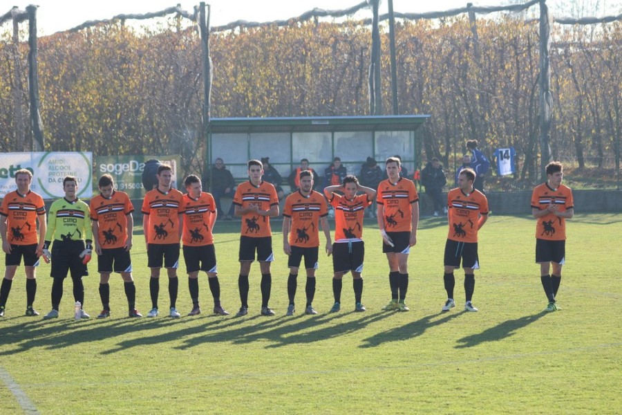 squadra a centrocampo