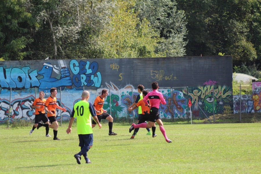 Marco Grosso (Barbera) esulta per il gol